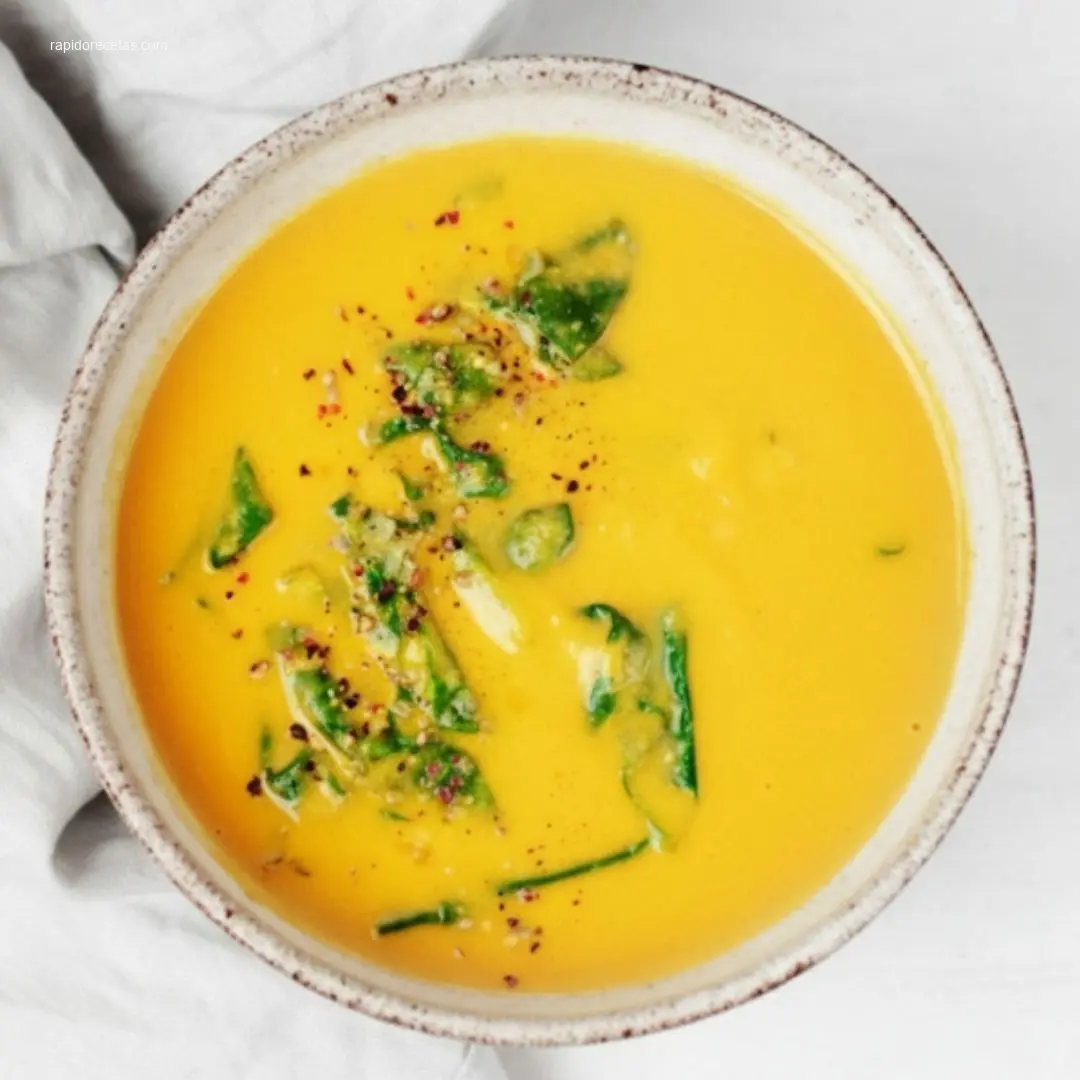 Garlic Chickpea Soup: 7 Easy Weeknight Dinners 3 Delicious garlic chickpea soup overhead view