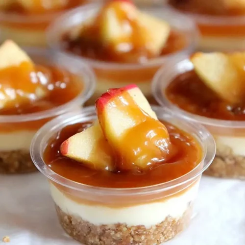 Caramel Apple Dessert Cups: 4 quick party hits 2 A close-up of a delicious caramel apple dessert cup, garnished with a sprinkle of cinnamon.