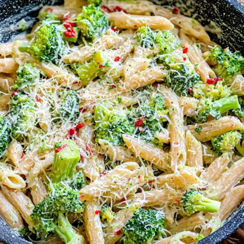 Easy Healthy Broccoli Pasta: 7 Quick Weeknight Dinners 2 A bowl of easy healthy broccoli pasta with vibrant green florets.