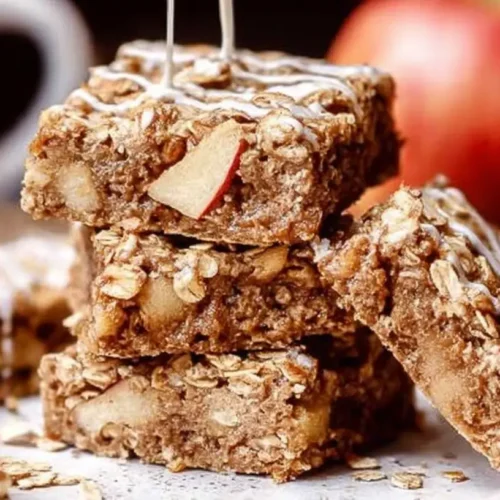 Oatmeal Apple Breakfast: Why It's the Best 1st Meal 2 A bowl of warm oatmeal apple breakfast garnished with cinnamon.
