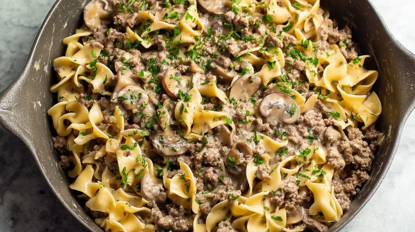 Simple Ground Beef Stroganoff: A 15-Minute Meal! 1 Creamy ground beef stroganoff served over egg noodles.