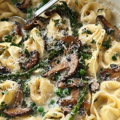 Mushroom Cream Tortellini — earthy, cozy, fast. How To Make It In 20 Minutes 2 A cozy bowl of mushroom cream tortellini ready to eat.