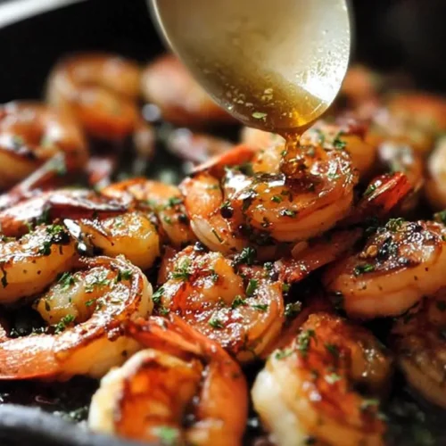 15-Minute Easy Shrimp Dinner: 9 Effortless Meals 2 An effortlessly prepared 15-minute easy shrimp dinner, ready for serving.
