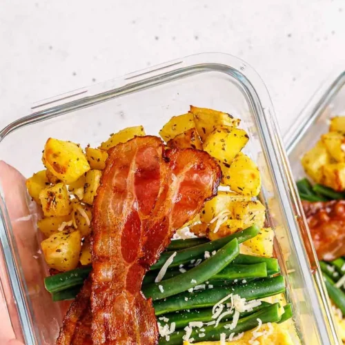 Healthy Breakfast Meal Prep Ideas: 8 New Favorites 2 Various containers showcasing healthy breakfast meal prep ideas for the week.